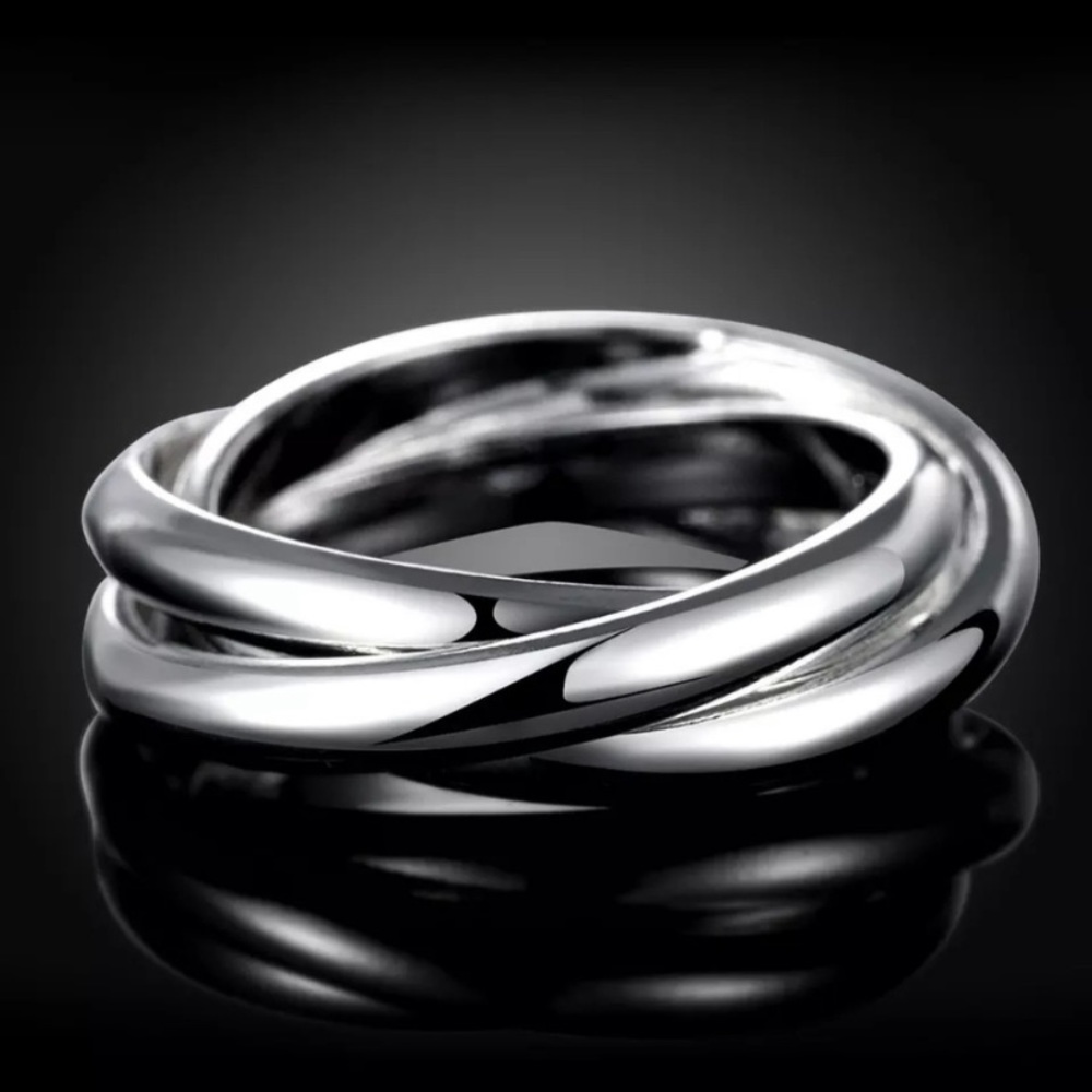 ⭐️3/$17⭐️ OR ❌FREE WITH PURCHASE❌ Silver Triple Band Fidget Ring Sz 7  So Pretty